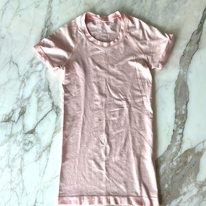 Lululemon Swiftly Tech Short Sleeve Tee size 0